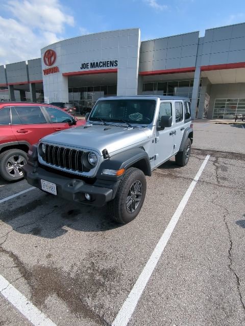 Used 2024 Jeep Wrangler Unlimited Sport AWD/4WD image 3