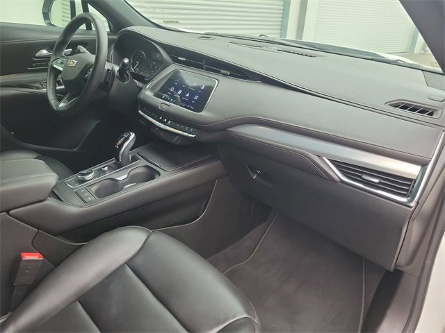 Used 2022 Cadillac XT4 Premium Luxury w/ Safety Alert Package image 36