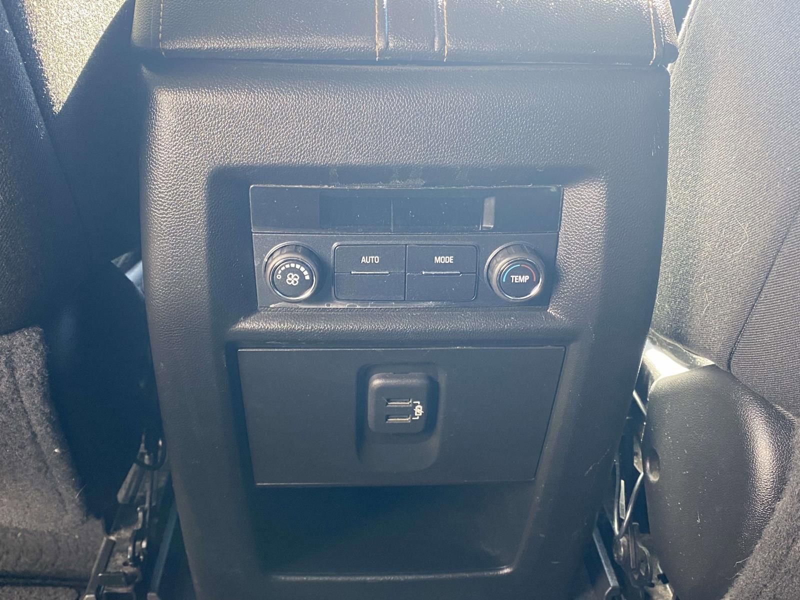 Used 2019 Chevrolet Traverse LT AWD/4WD image 13