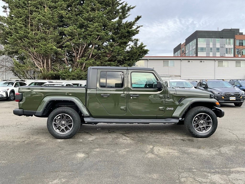 Used 2023 Jeep Gladiator Overland w/ Popular Equipment Package image 9