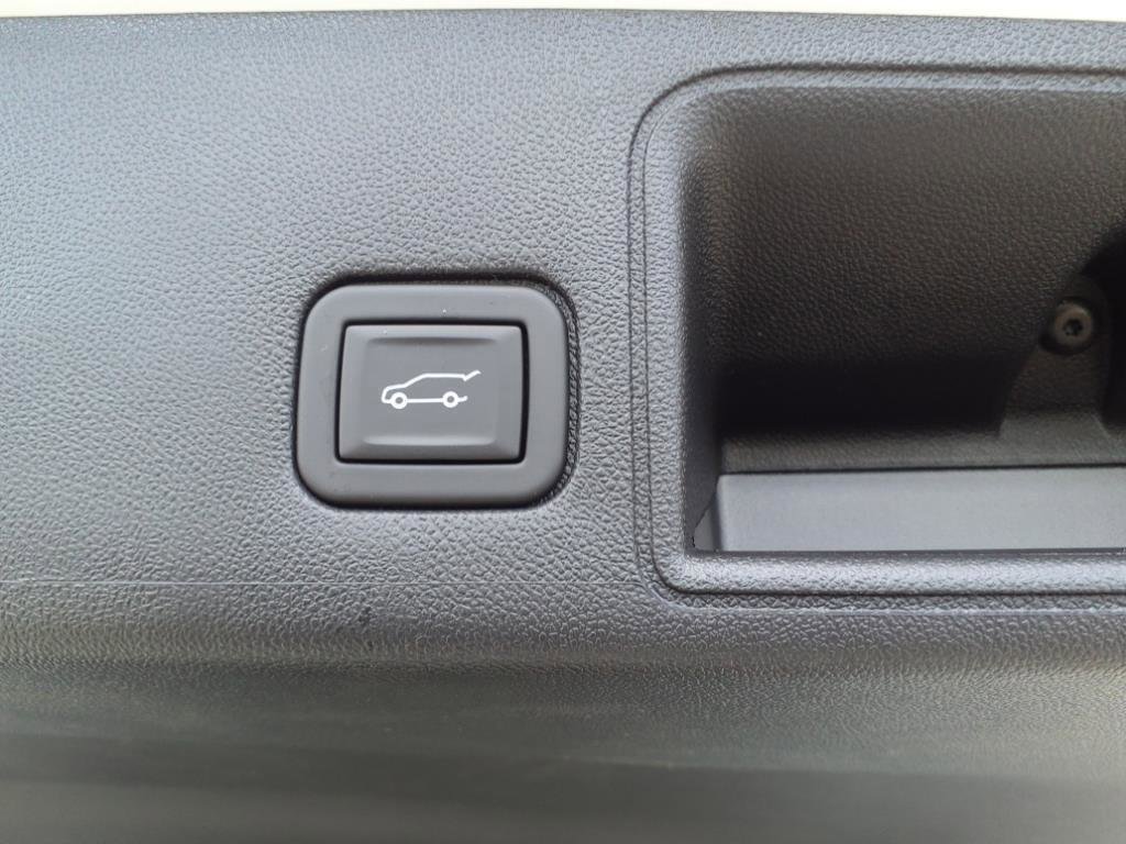 Certified 2022 GMC Terrain SLT w/ LPO, Floor Liner Package image 11