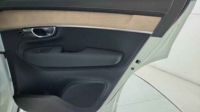 New 2026 Volvo XC90 T8 Core w/ Protection Package Premier AWD/4WD image 34
