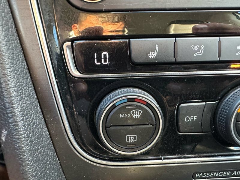 Used 2018 Volkswagen Passat 2.0T R-Line FWD image 23