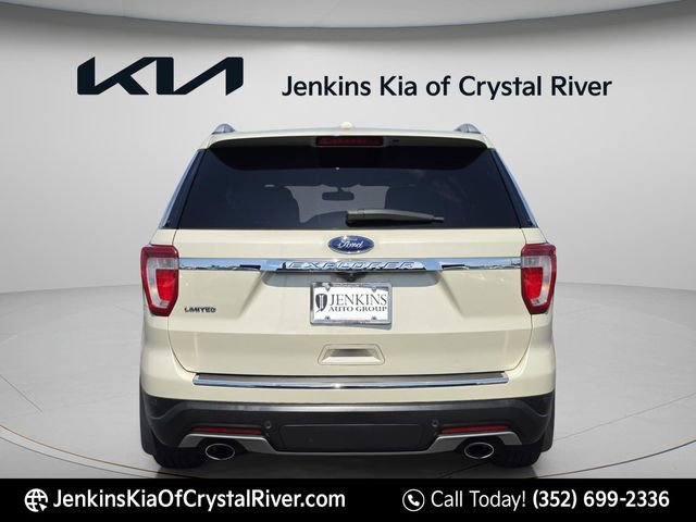 Used 2018 Ford Explorer XLT w/ Equipment Group 202A FWD image 8