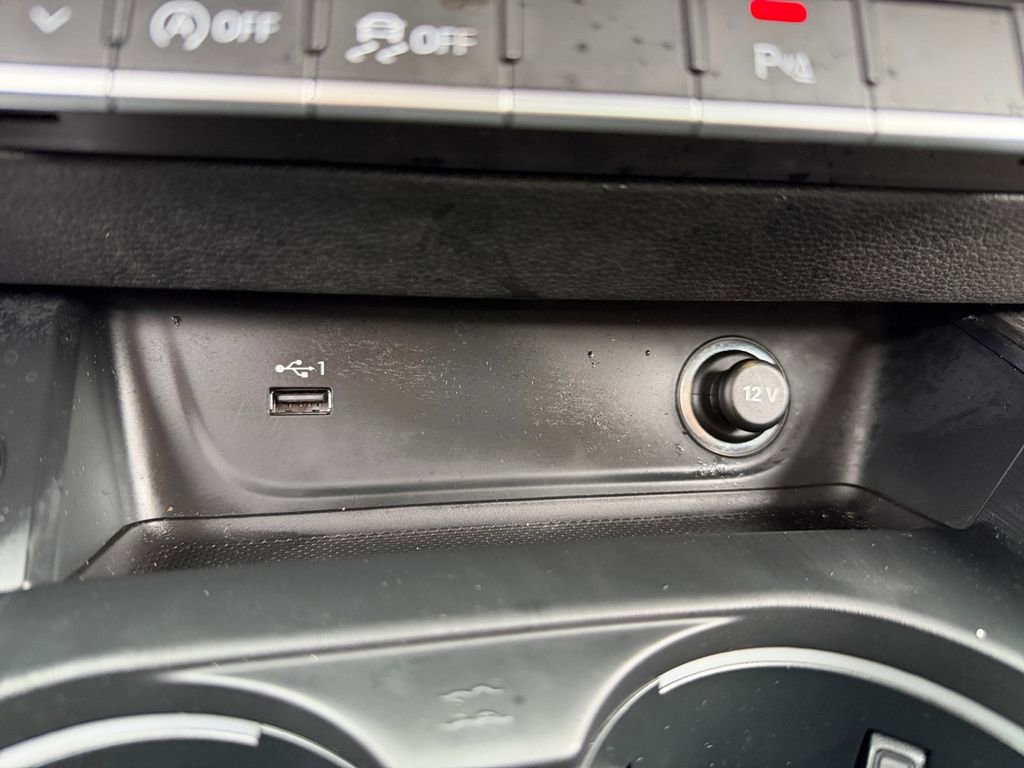 Used 2019 Audi A4 2.0T Premium image 22