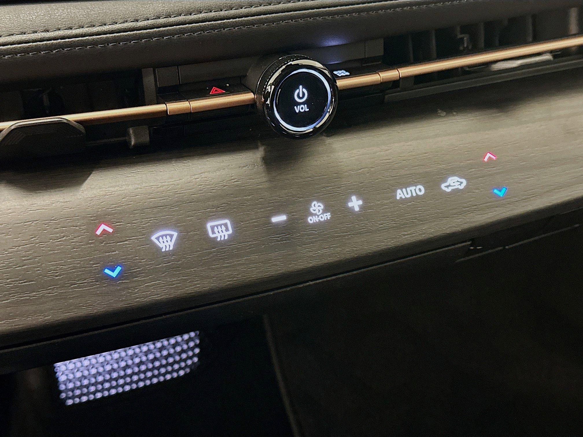 Used 2024 Nissan Ariya AWD image 24