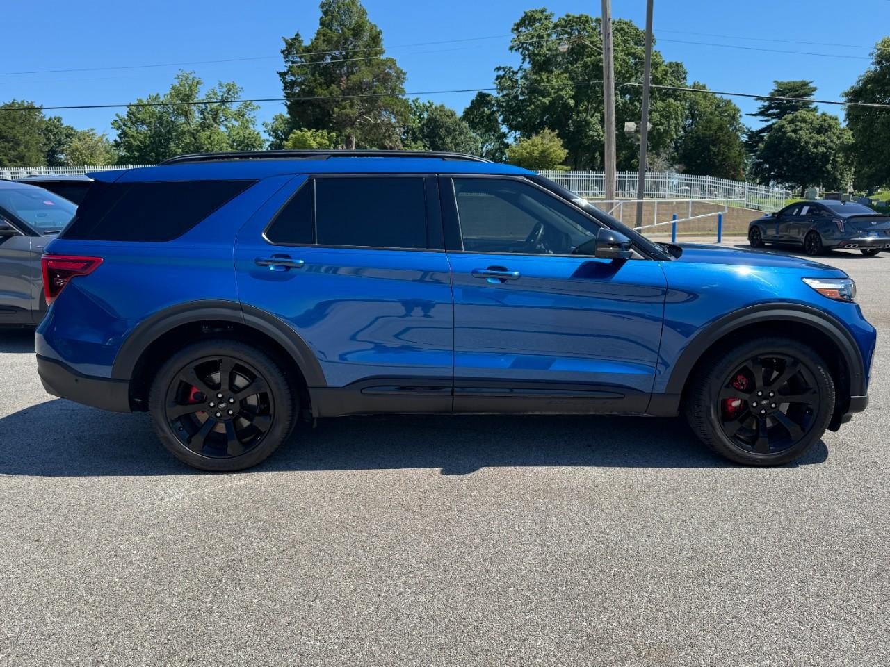 Used 2021 Ford Explorer ST w/ Equipment Group 401A AWD/4WD image 2