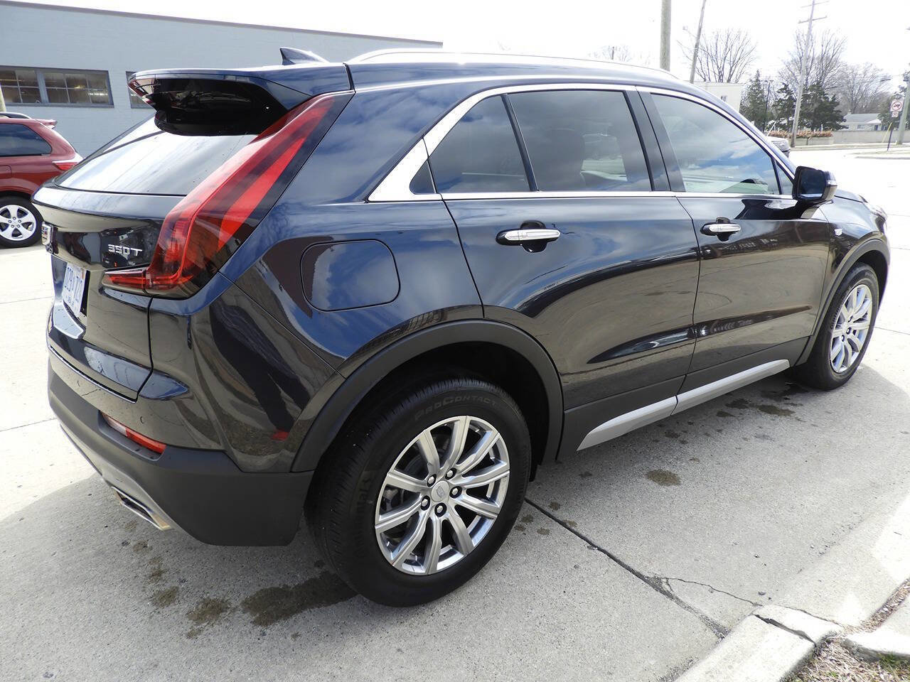 Used 2023 Cadillac XT4 Premium Luxury w/ Cold Weather Package FWD image 9