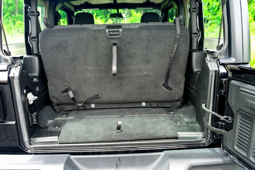 Used 2023 Jeep Wrangler Sport AWD/4WD image 25