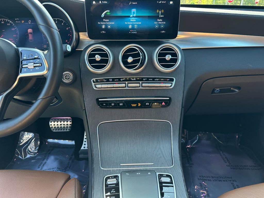 Used 2023 Mercedes-Benz GLC 300 4MATIC Coupe image 11