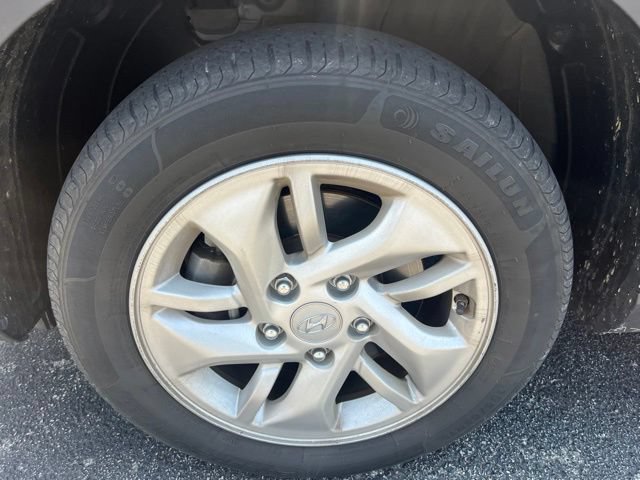 Used 2021 Hyundai Venue SE FWD image 4