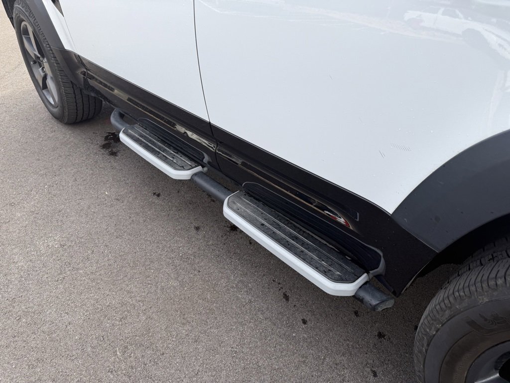 Used 2023 Land Rover Defender 130 X-Dynamic SE image 15