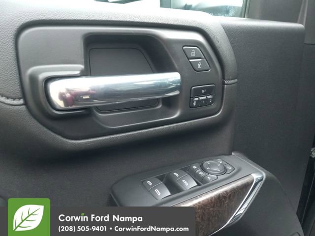 Used 2023 GMC Sierra 3500 Denali w/ Denali Ultimate Package image 11