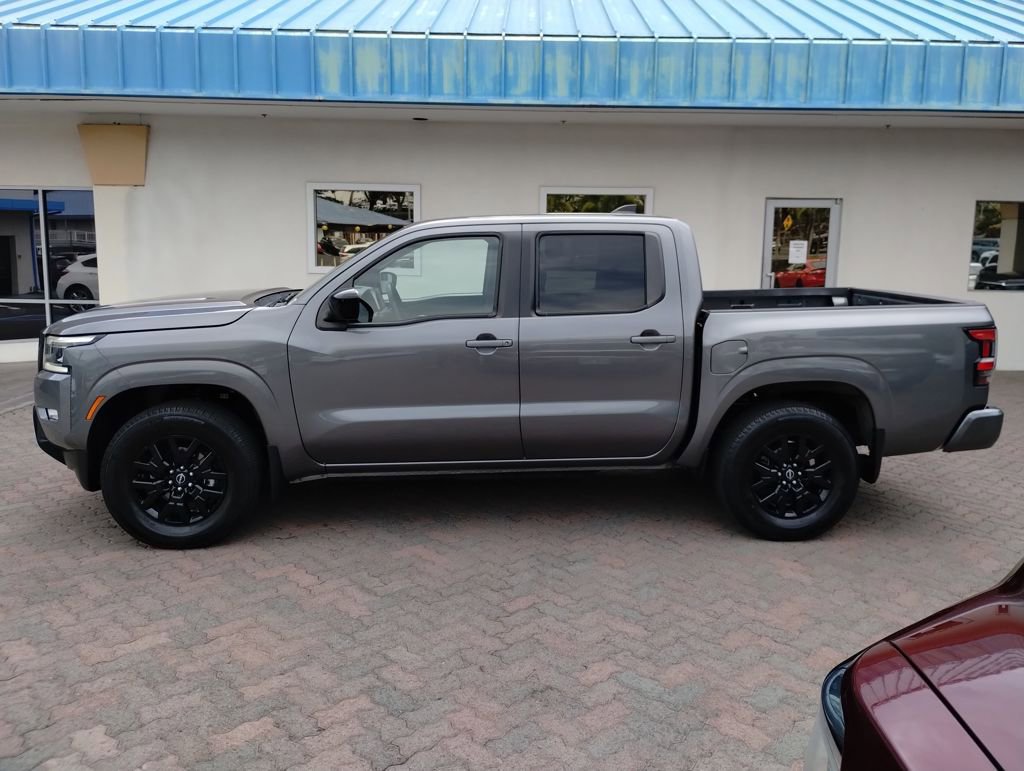 Used 2023 Nissan Frontier SV w/ Midnight Edition Package image 2