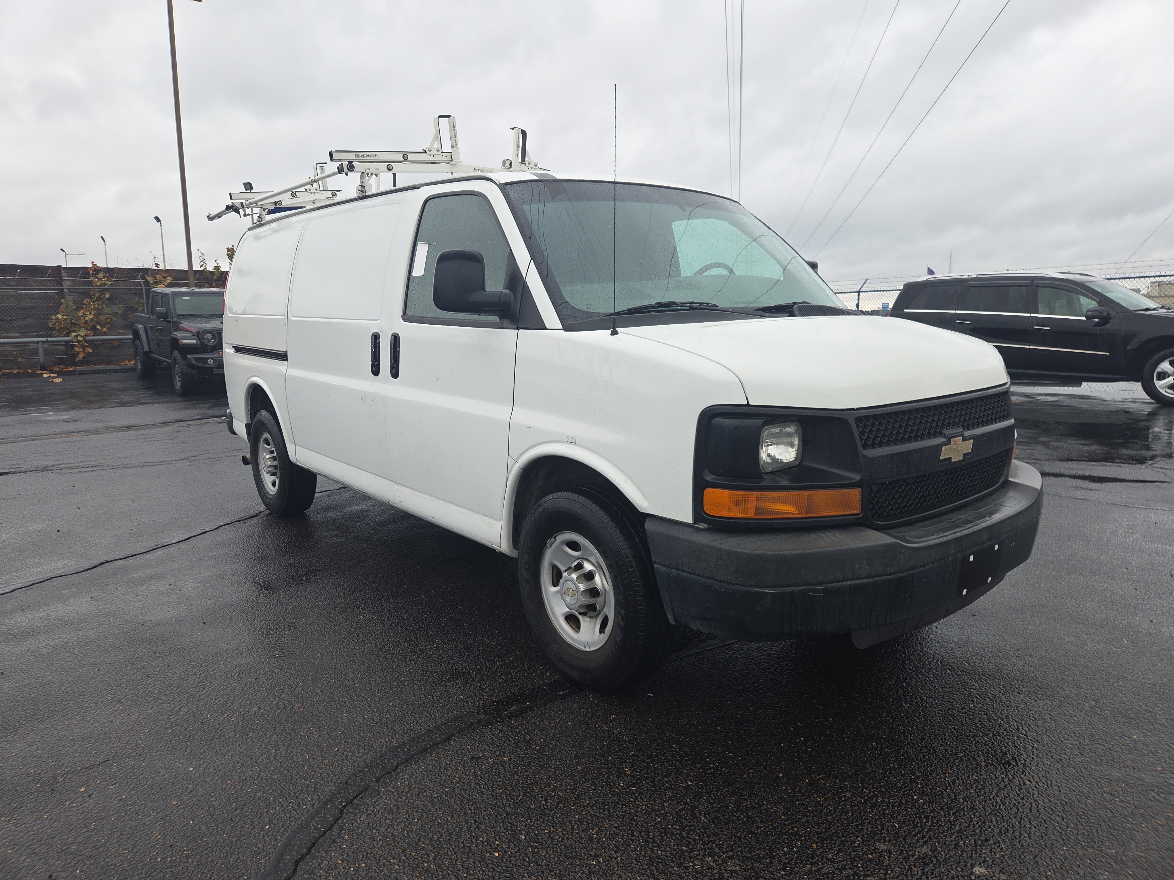 Used 2014 Chevrolet Express 2500 image 7