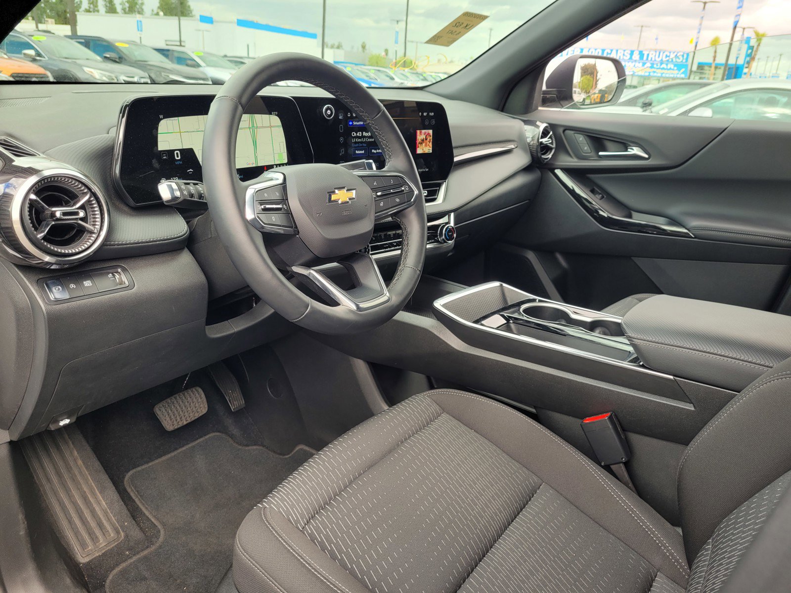 Used 2025 Chevrolet Equinox LT image 9