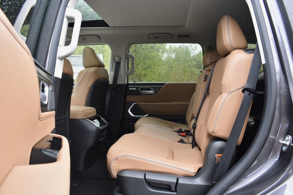 New 2026 INFINITI QX80 Luxe w/ Cargo Package image 28