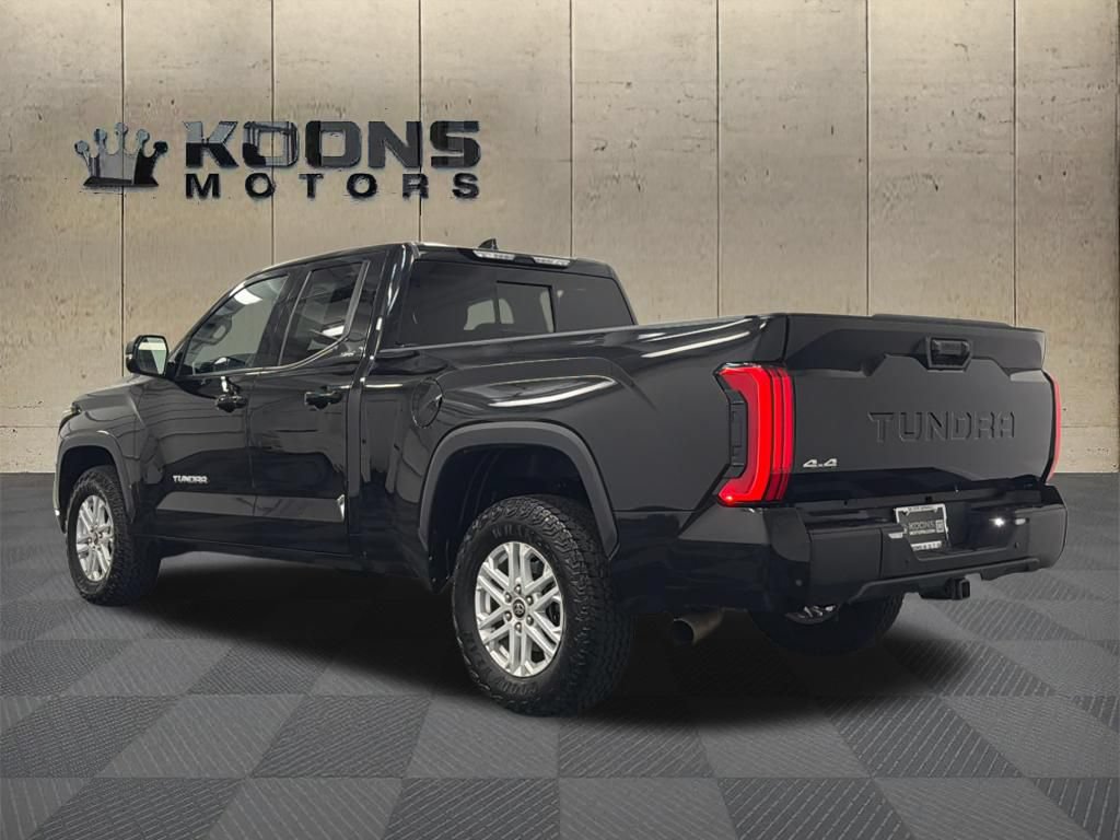 Used 2022 Toyota Tundra SR5 w/ SR5 Premium Package AWD/4WD image 6