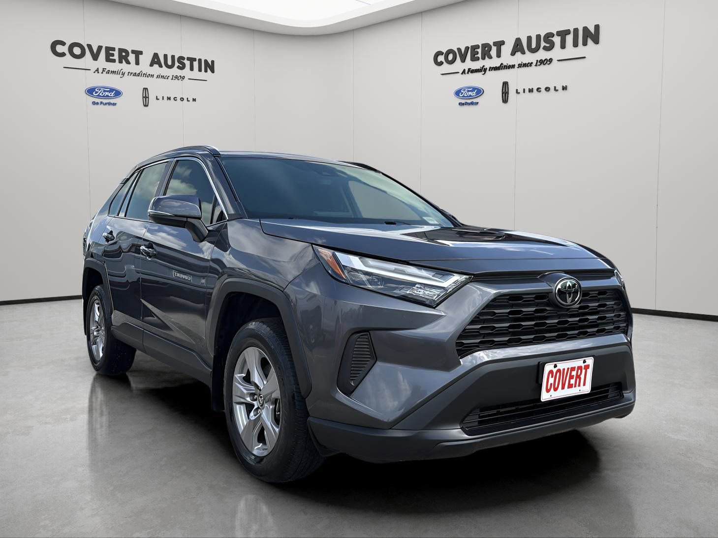 Used 2025 Toyota RAV4 XLE w/ Convenience Package FWD image 7