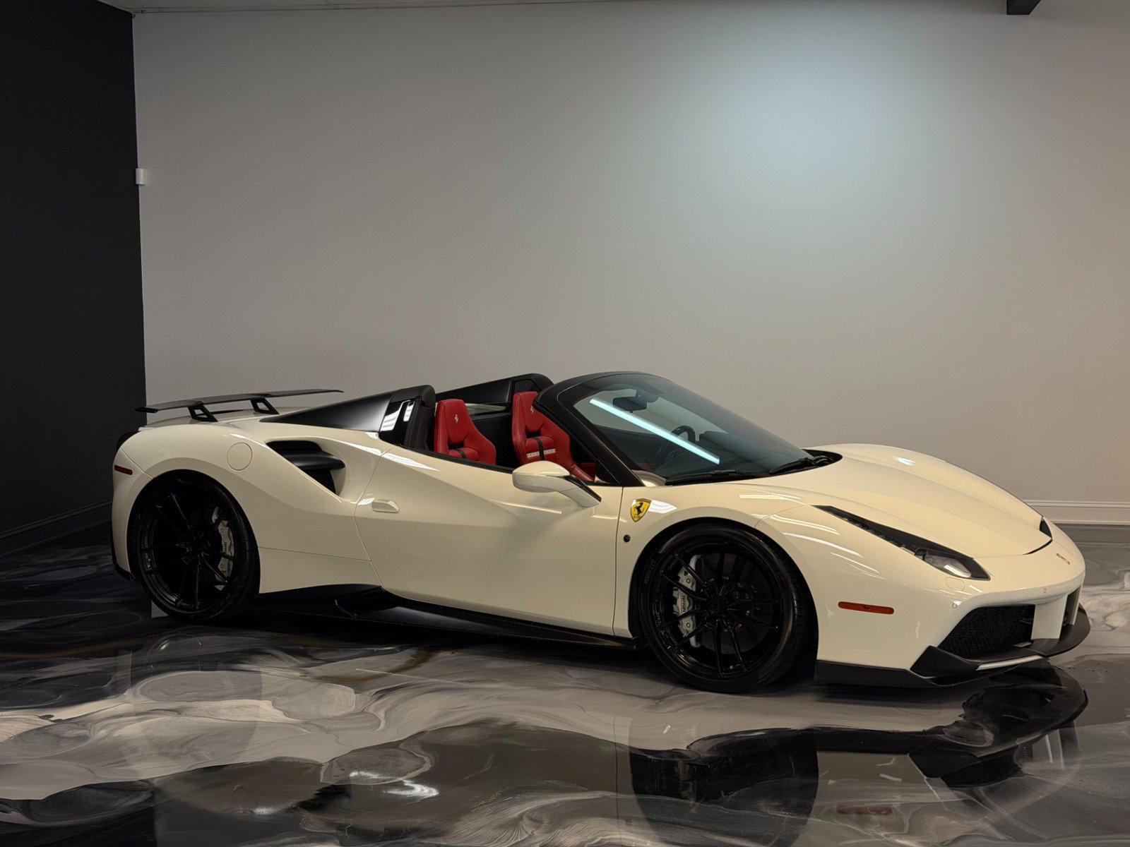 Used 2018 Ferrari 488 Spider RWD image 1
