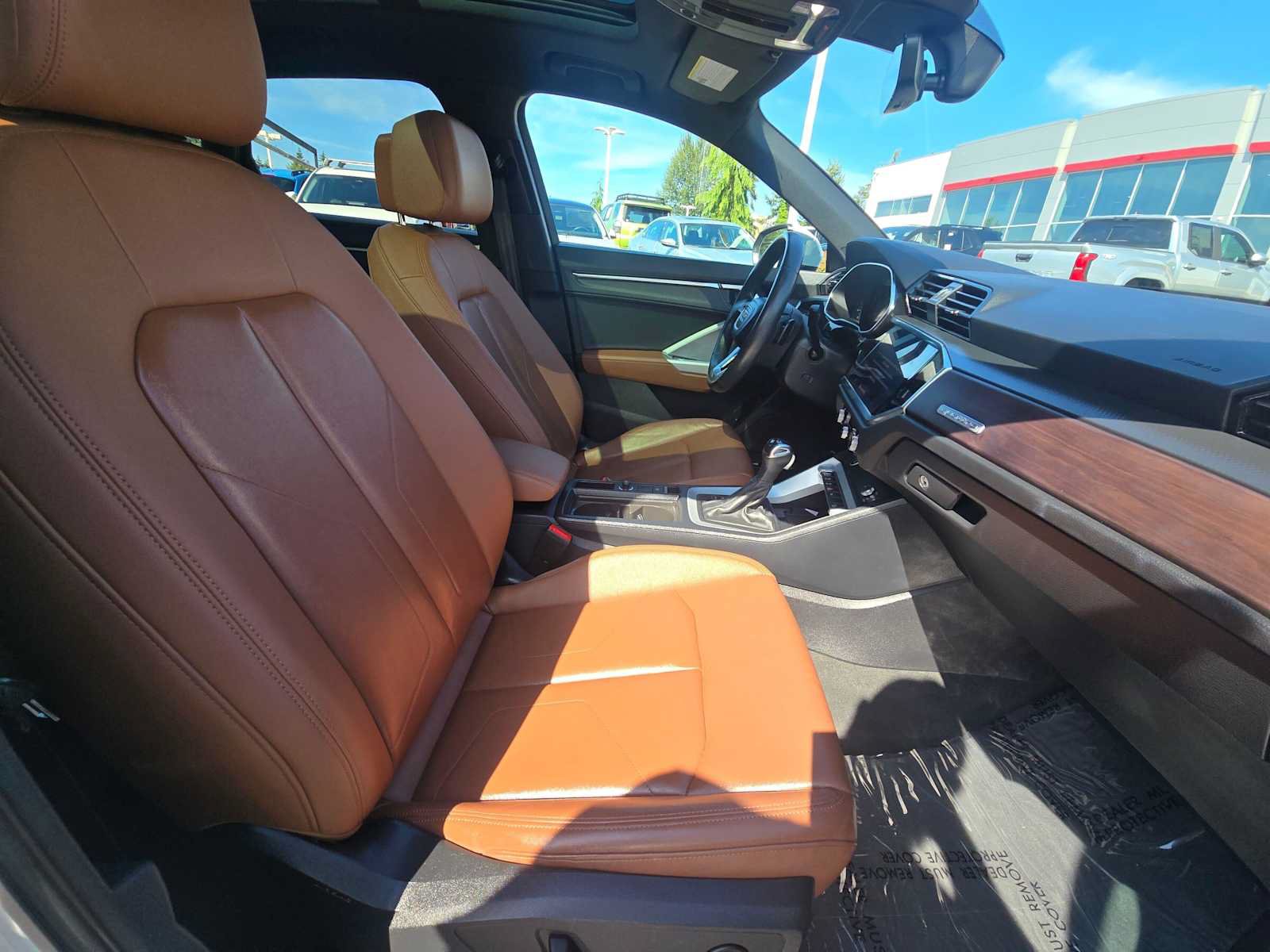 Used 2023 Audi Q3 2.0T Premium Plus w/ Premium Plus Package AWD/4WD image 11