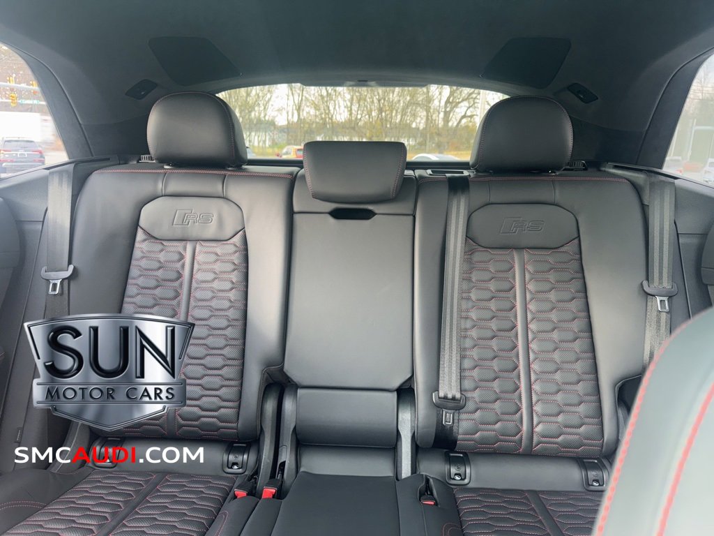 Used 2024 Audi RS Q8 w/ Black Optic Package image 37