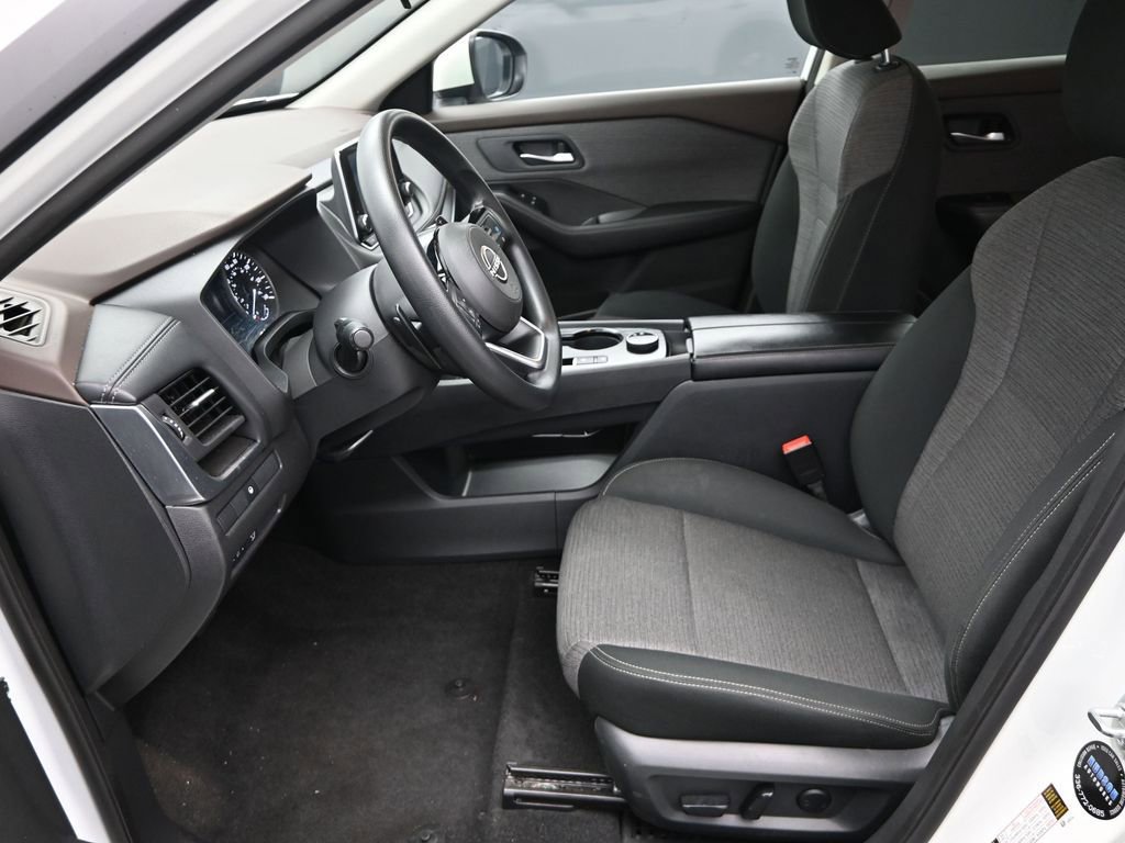 Used 2023 Nissan Rogue SV image 13