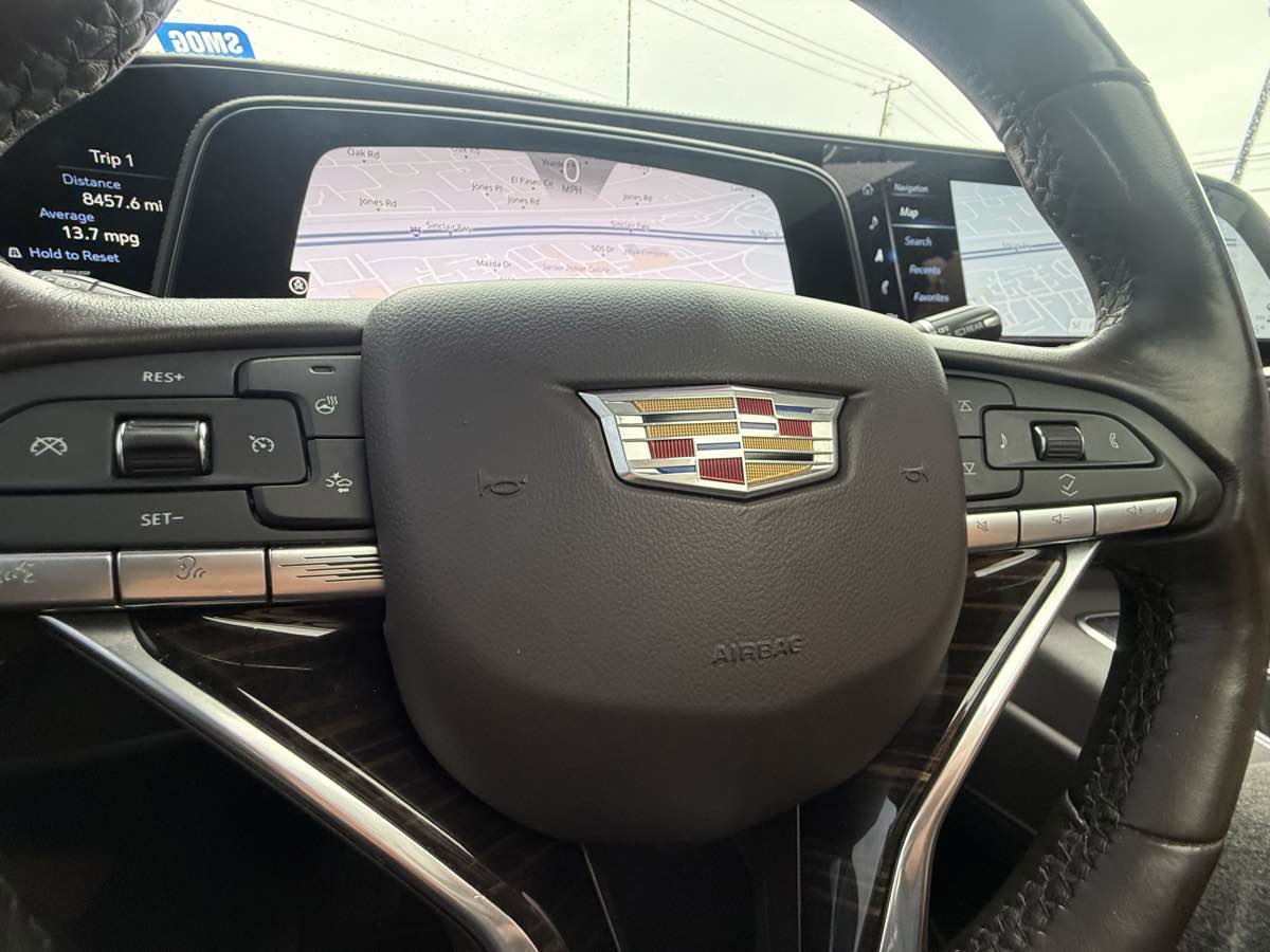 Used 2021 Cadillac Escalade Premium Luxury image 31