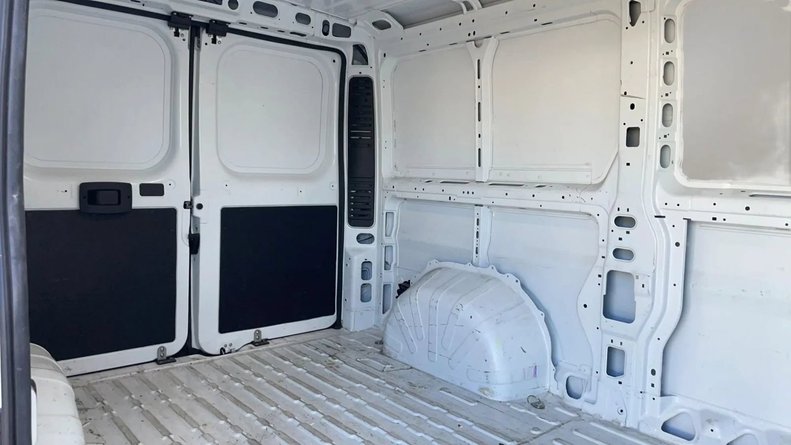 Used 2025 RAM ProMaster 2500 w/ Convenience Group FWD image 40