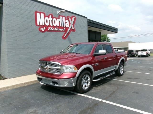 Used 2013 RAM 1500 Laramie w/ Convenience Group AWD/4WD image 2