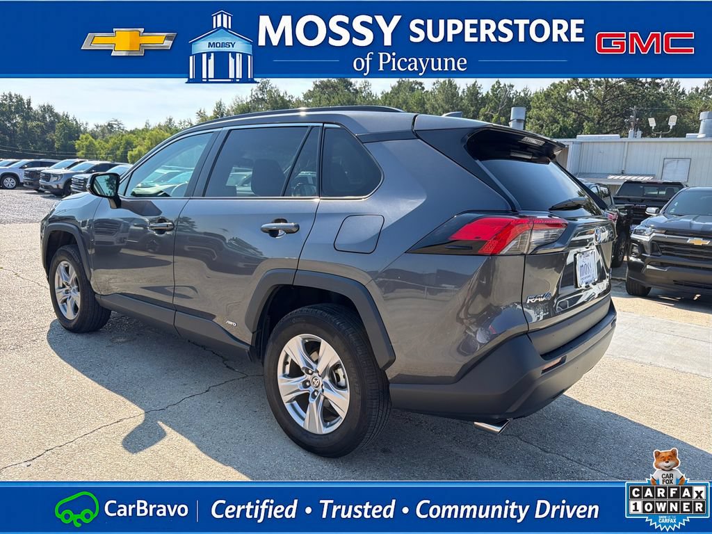 Used 2025 Toyota RAV4 XLE AWD/4WD image 4