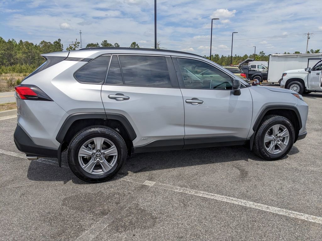 Used 2024 Toyota RAV4 LE AWD/4WD image 19