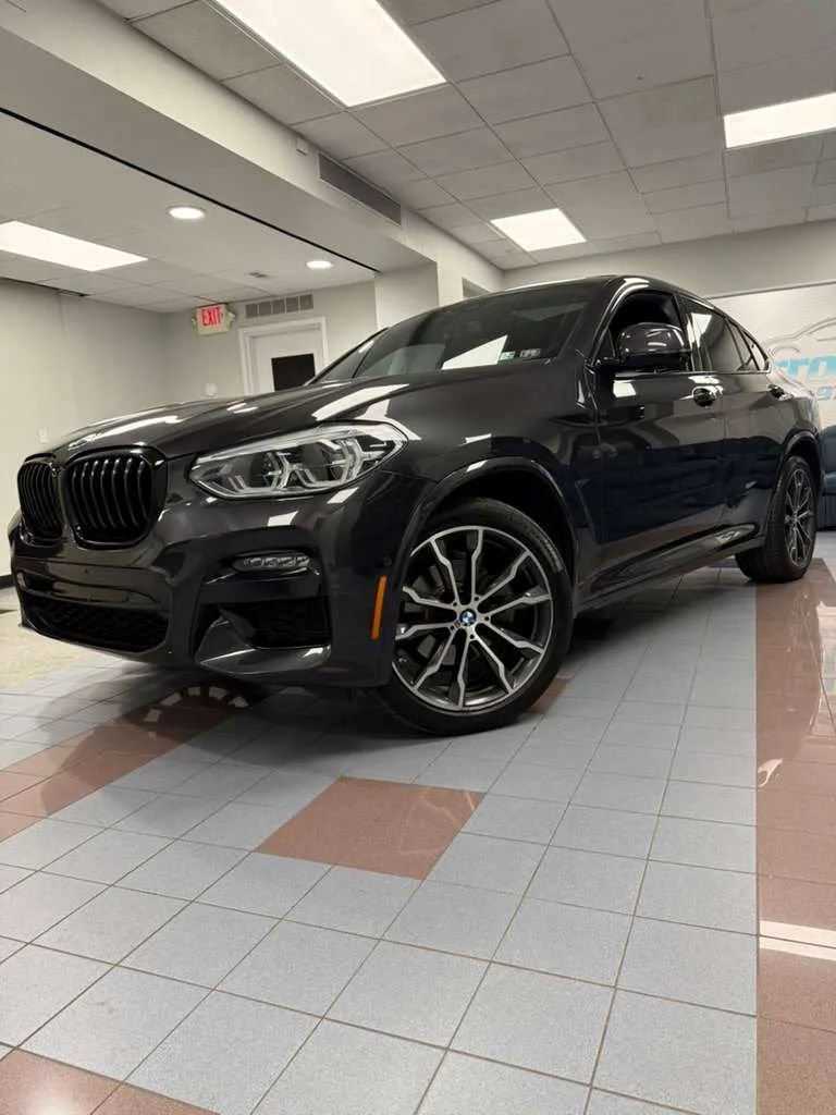 Used 2021 BMW X4 xDrive30i w/ Executive Package AWD/4WD image 3