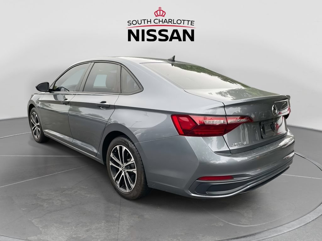 Used 2022 Volkswagen Jetta Sport FWD image 4