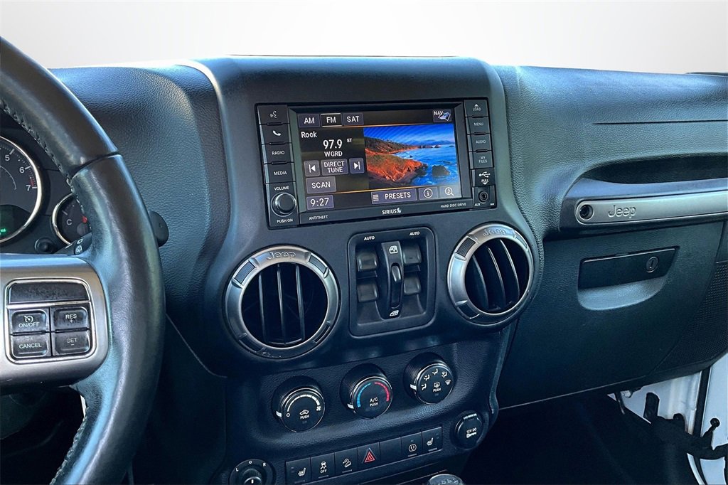 Used 2018 Jeep Wrangler Unlimited Sahara image 9