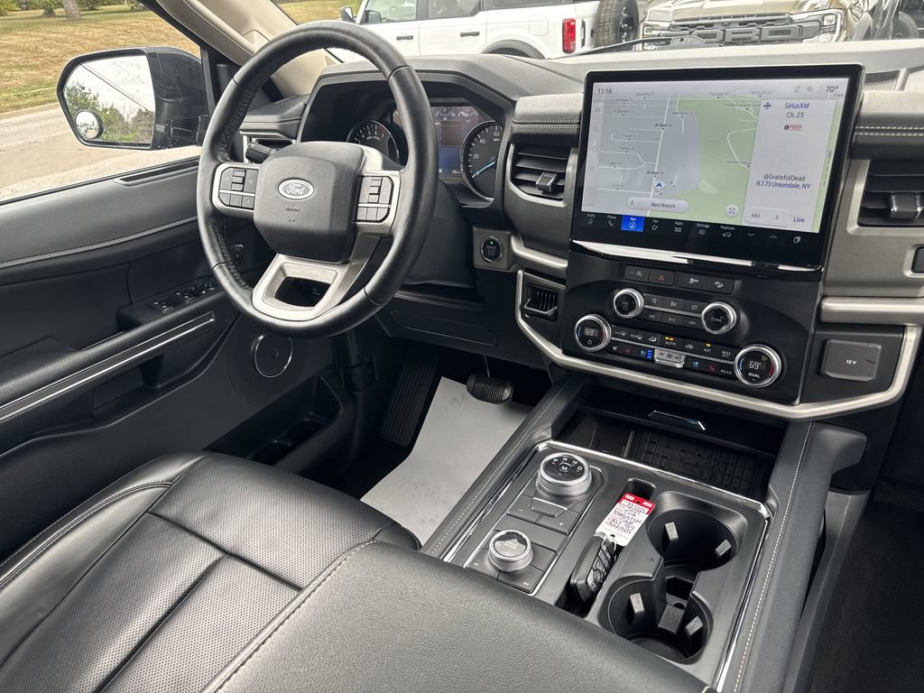 Used 2024 Ford Expedition XLT image 22