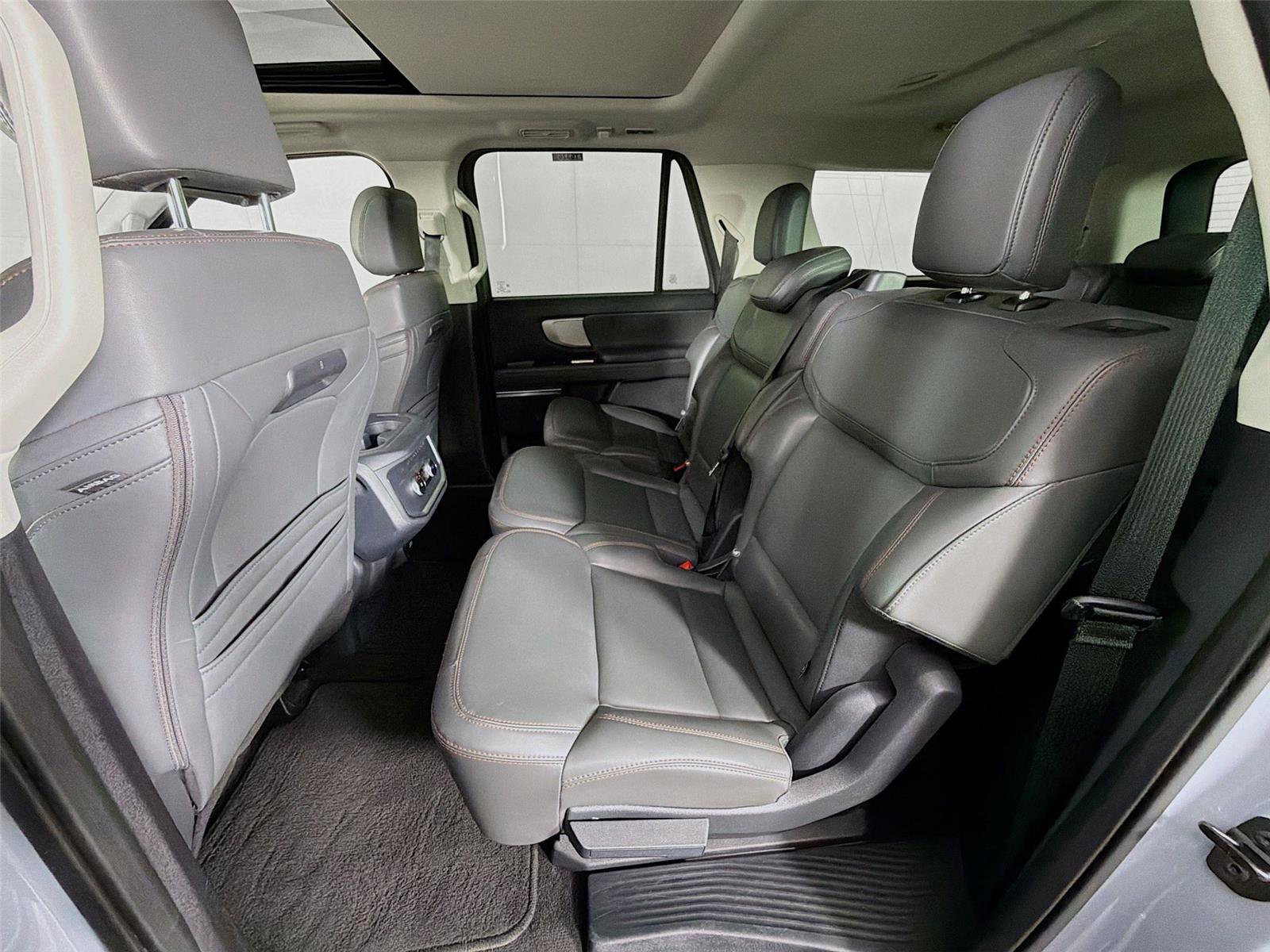 Used 2025 Ford Expedition Max Active AWD/4WD image 24