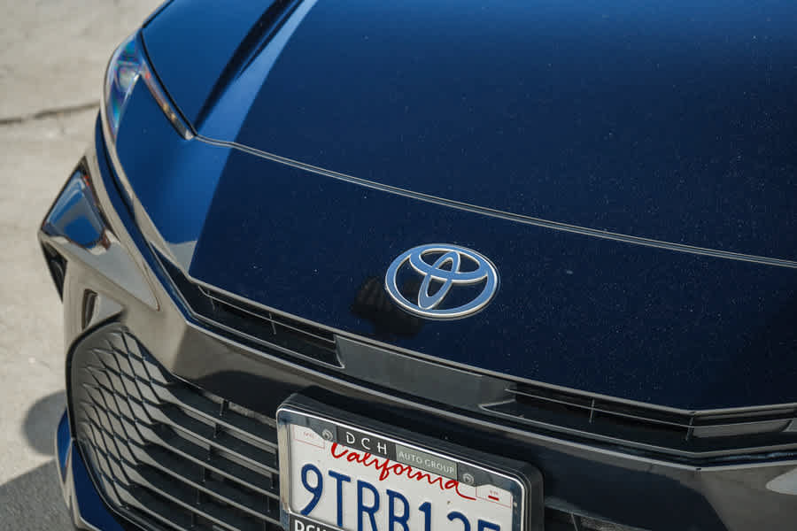 Used 2025 Toyota Camry LE FWD image 9