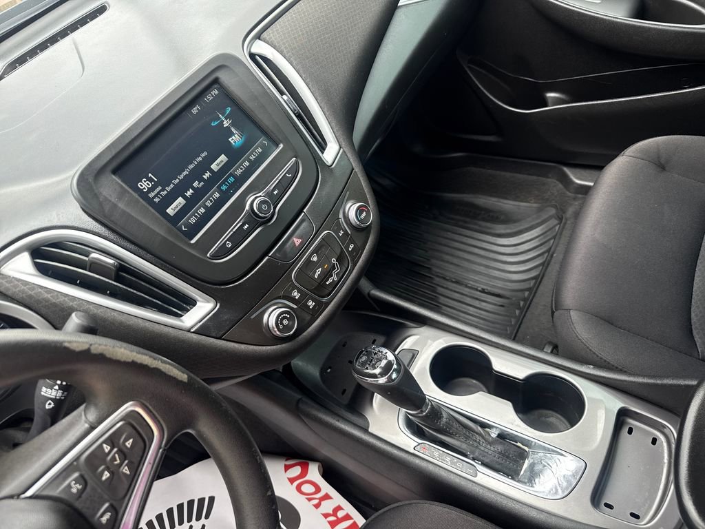 Used 2017 Chevrolet Malibu LS FWD image 15