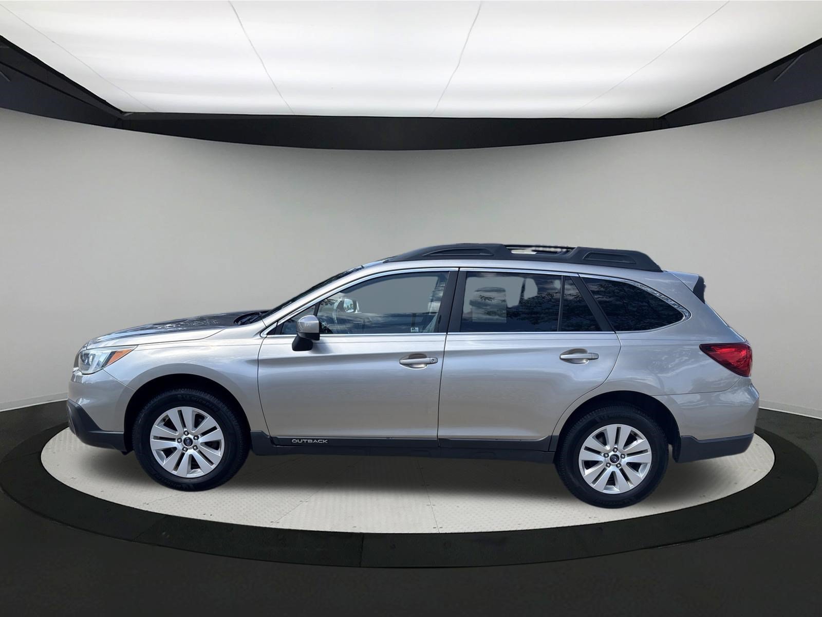 Used 2015 Subaru Outback 2.5i Premium AWD/4WD image 4