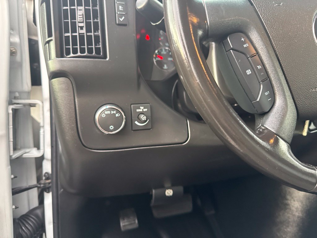 Used 2023 Chevrolet Express 3500 w/ Power Convenience Package RWD image 9