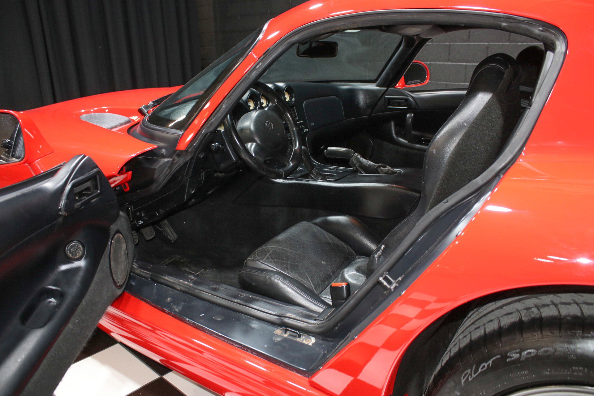 Used 1998 Dodge Viper GTS image 3