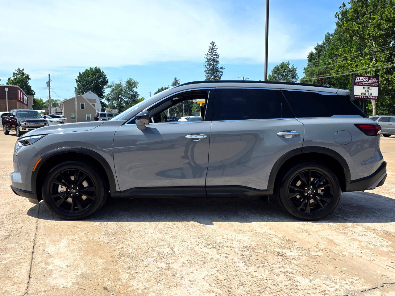 Used 2025 INFINITI QX60 Luxe w/ Black Edition image 7