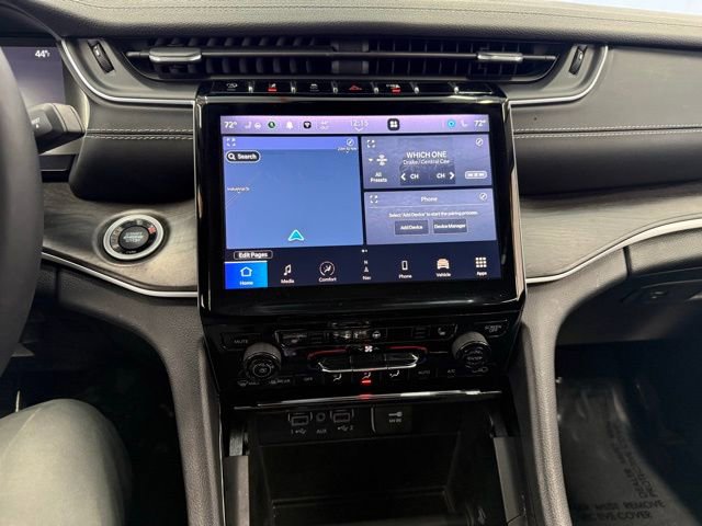 Used 2023 Jeep Grand Cherokee L Limited w/ Black Appearance Package image 20