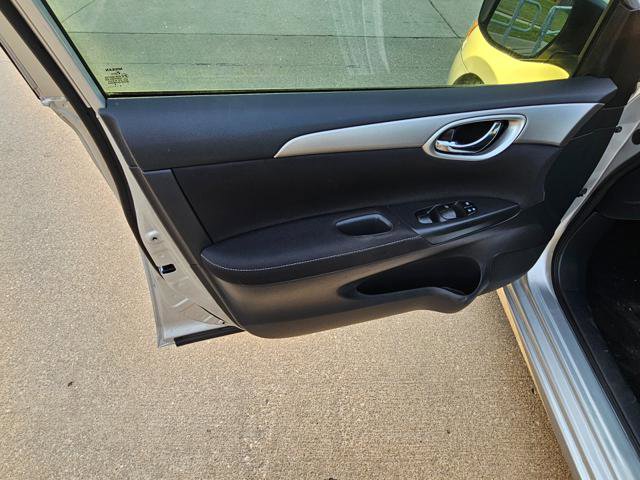 Used 2015 Nissan Sentra S image 10