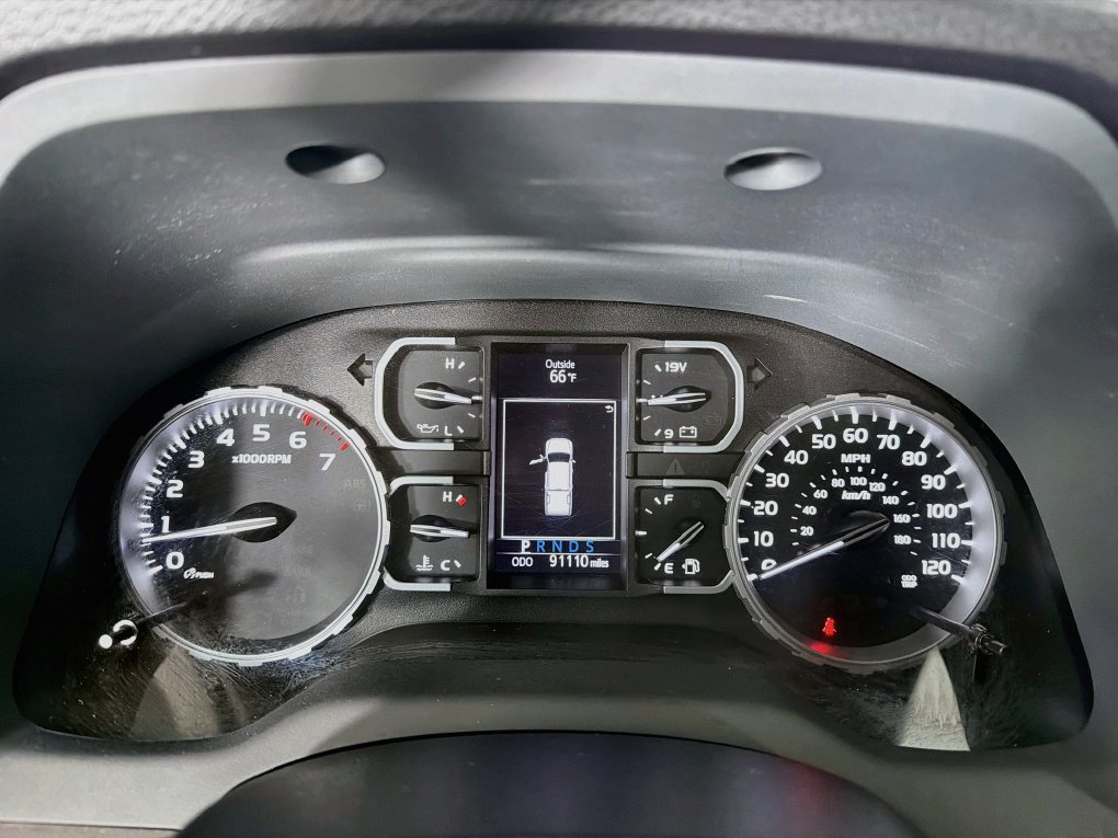 Used 2019 Toyota Tundra SR5 w/ SR5 Upgrade Package AWD/4WD image 17