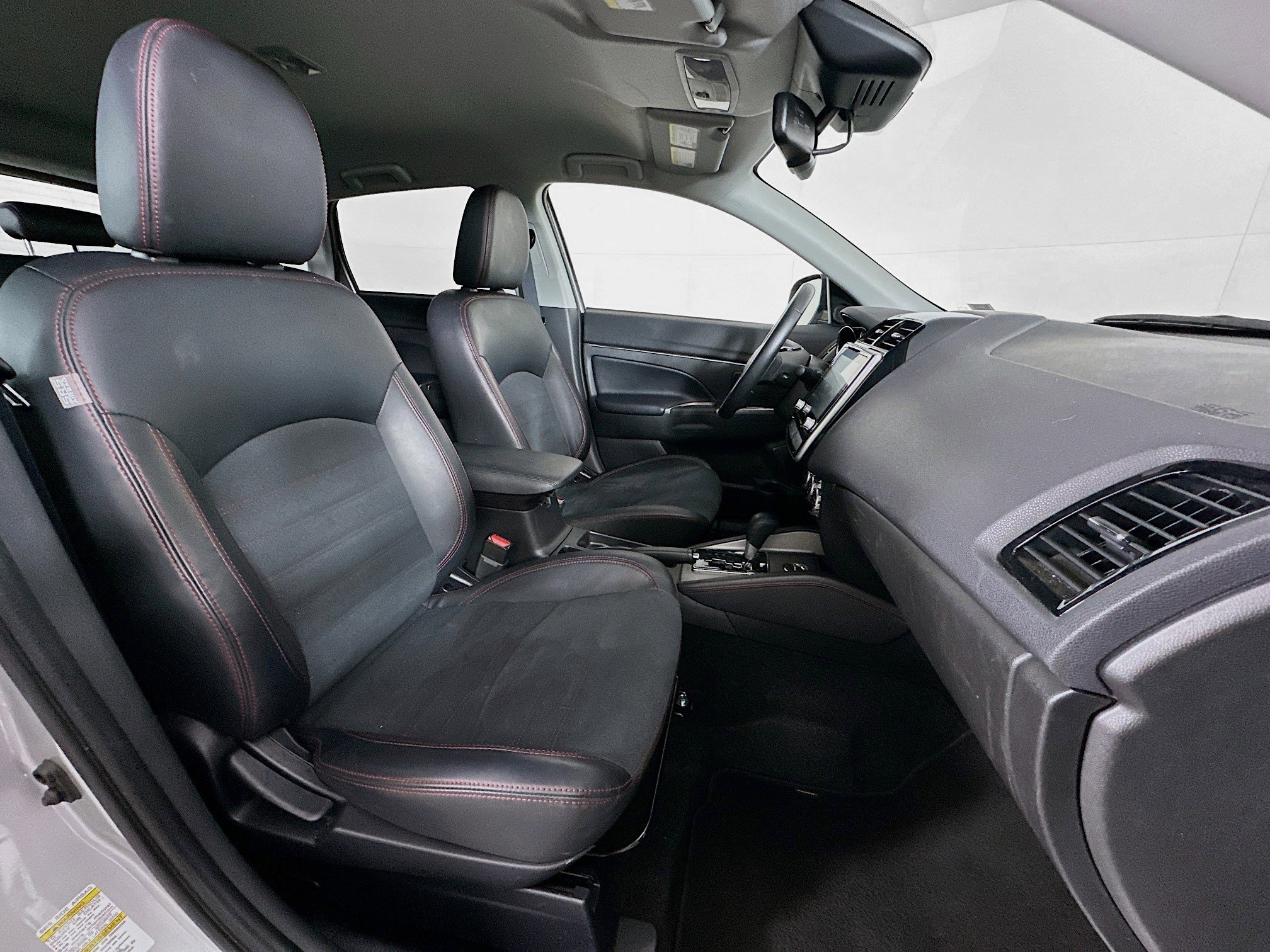 Used 2024 Mitsubishi Outlander Sport SE AWD/4WD image 29