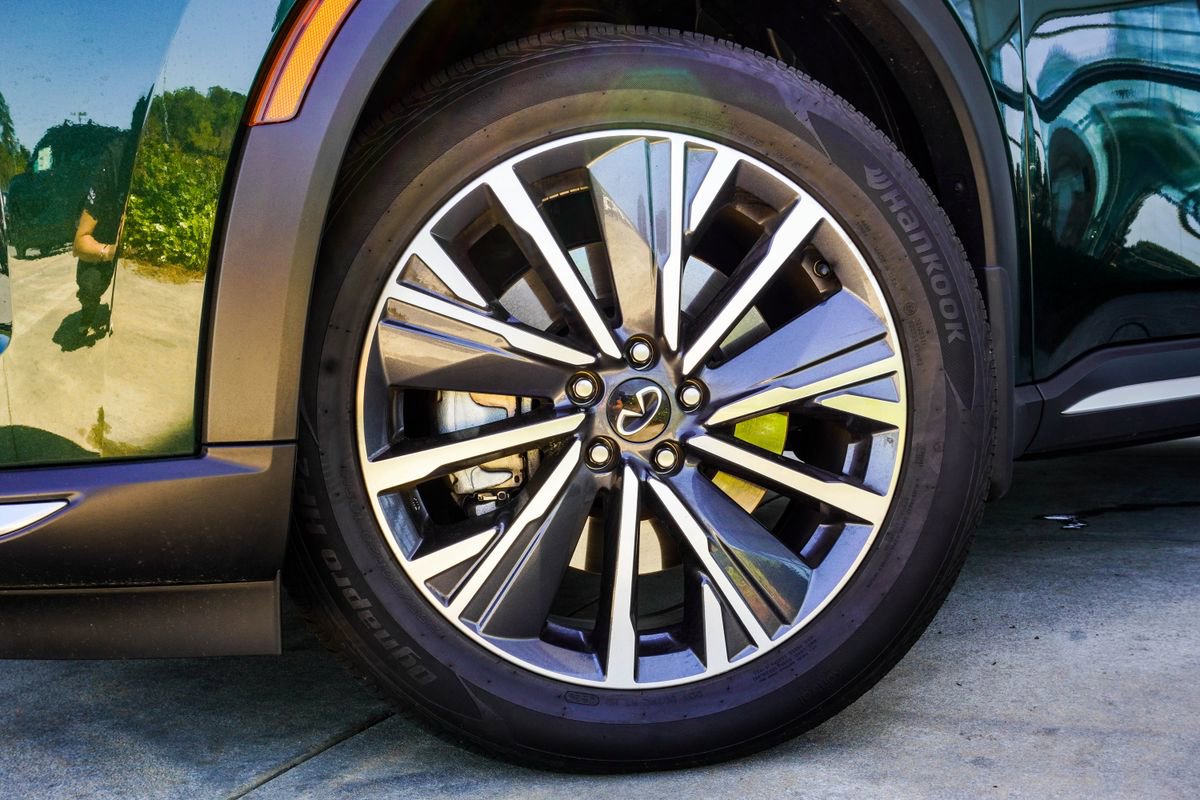 Certified 2026 INFINITI QX60 Luxe w/ Cargo Package image 3