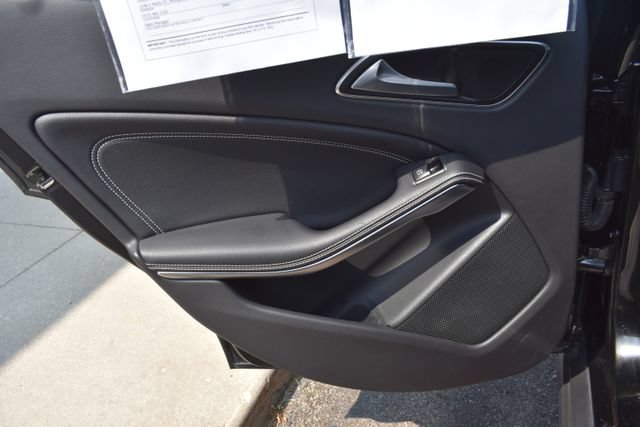 Used 2017 Mercedes-Benz GLA 250 4MATIC image 38