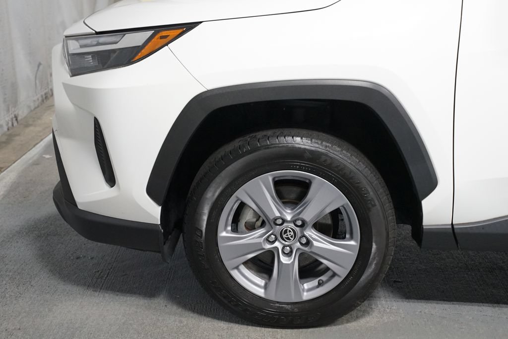 Certified 2023 Toyota RAV4 LE AWD/4WD image 5